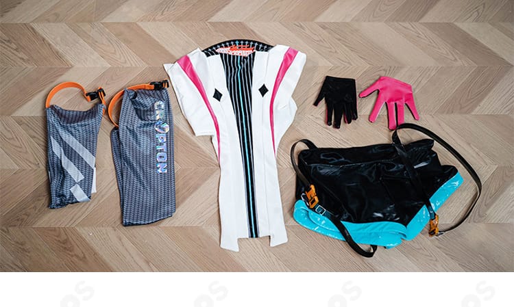 セット内容一式の平置き写真。トップス、ショートパンツ、靴下、手袋の4点を初音ミク 2026Ver. 仕様で掲載。