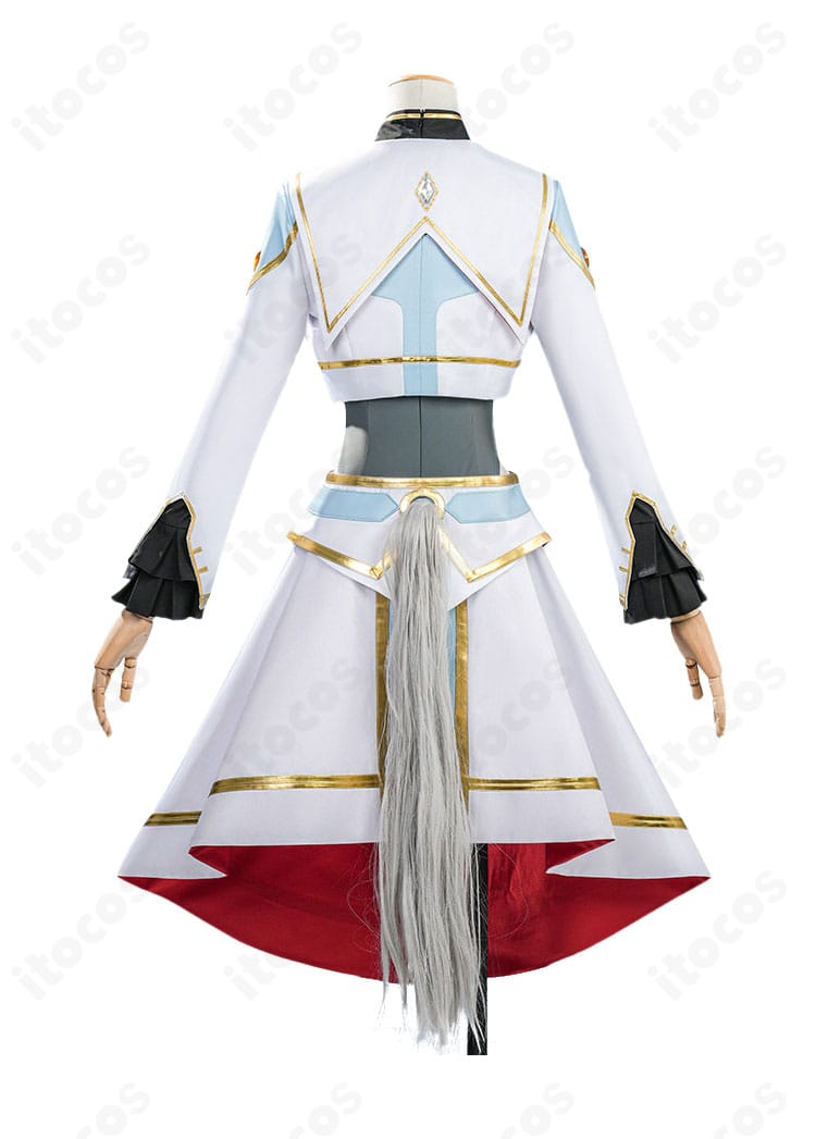 オグリキャップ 勝負服コスプレの背面全景。背肩から裾にかけてのシルエットと装飾を鮮明に表示