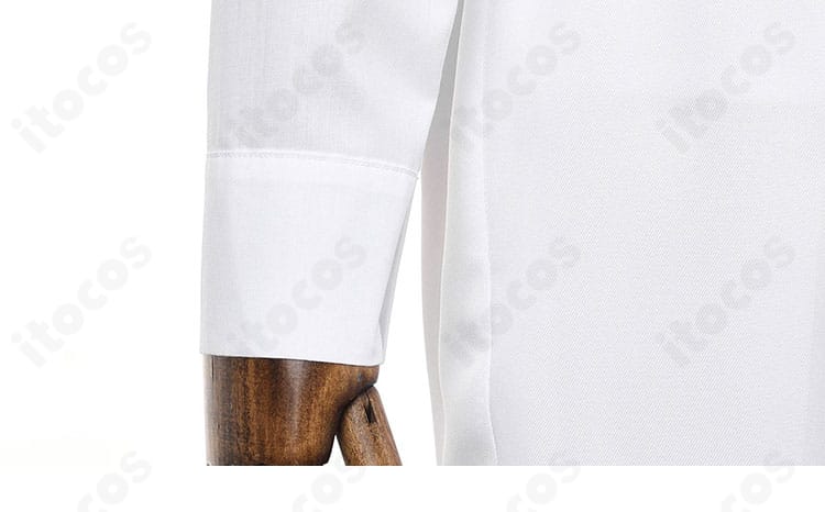 長袖カフの近接ディテール。ステッチとカフ形状