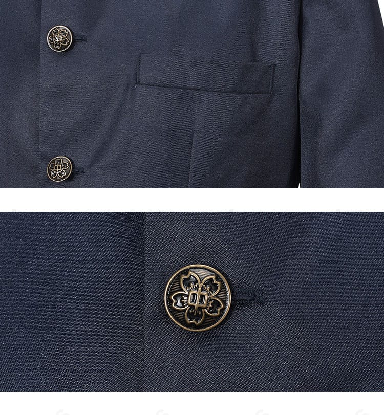 ポケットとボタンの意匠、コート前合わせの質感ディテール