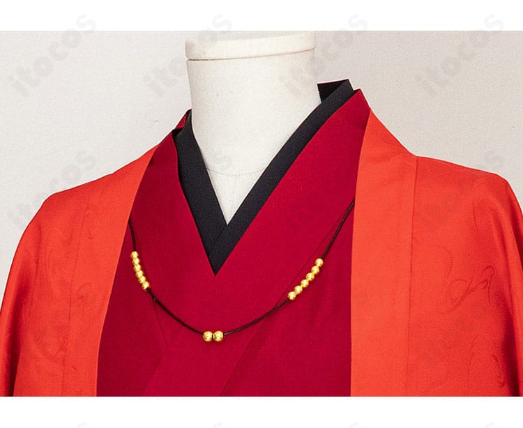 煉獄杏寿郎 京まふ2021和装コスプレの襟元ディテール。ネックラインの縫製とネックレスの意匠を接写で示す画像。