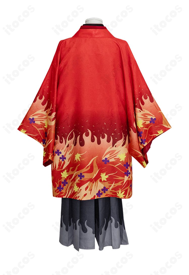 煉獄杏寿郎 京まふ2021和装コスプレの背面図。羽織の背中ラインと帯の結び位置、裾の広がりを確認できる画像。