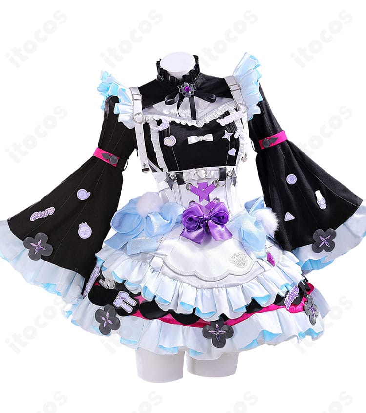 エナー・アールウェット ゴスロリメイド風衣装の正面全体