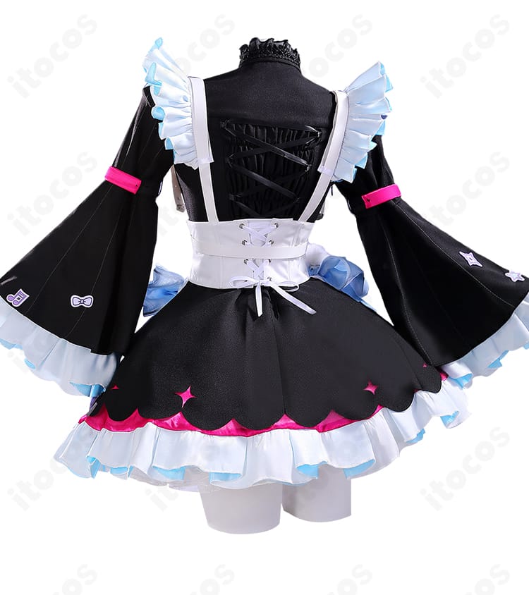 エナー・アールウェット ゴスロリメイド風衣装の背面全体