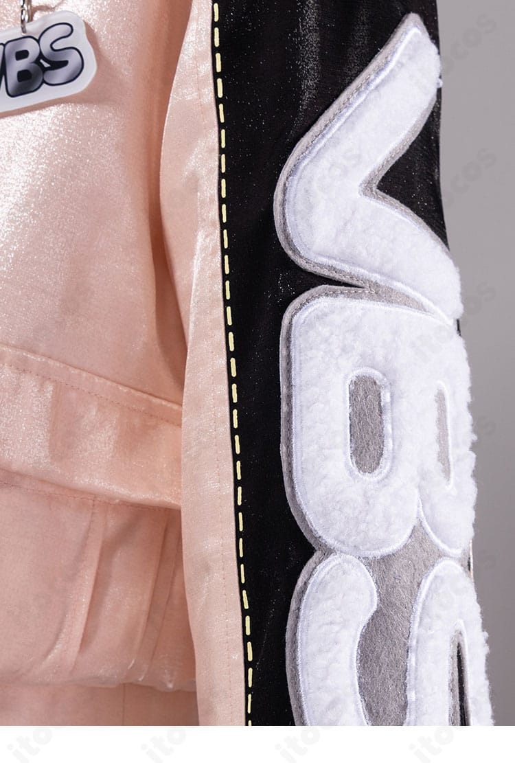 ラペルと前身頃のディテールが分かるイメージ。スーツらしい端正な表情を強調。