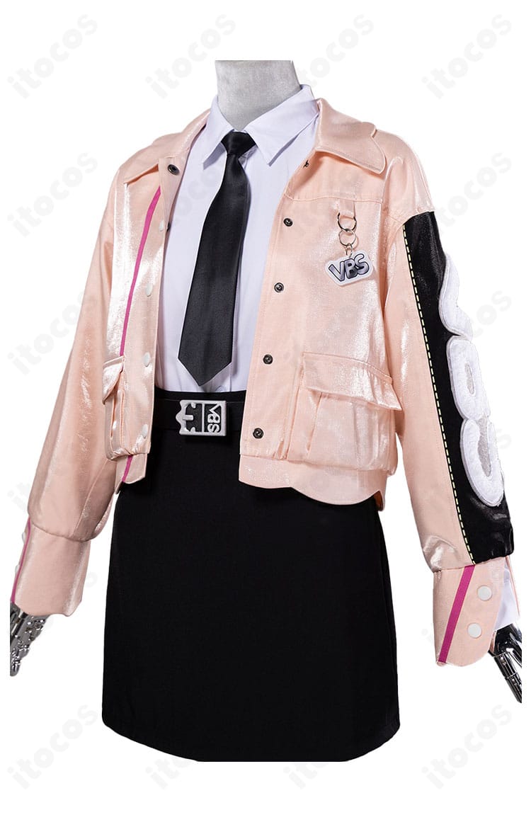 小豆沢こはねのConfidence suitを着用したスタイル例。直線的シルエットでクールな印象を演出。