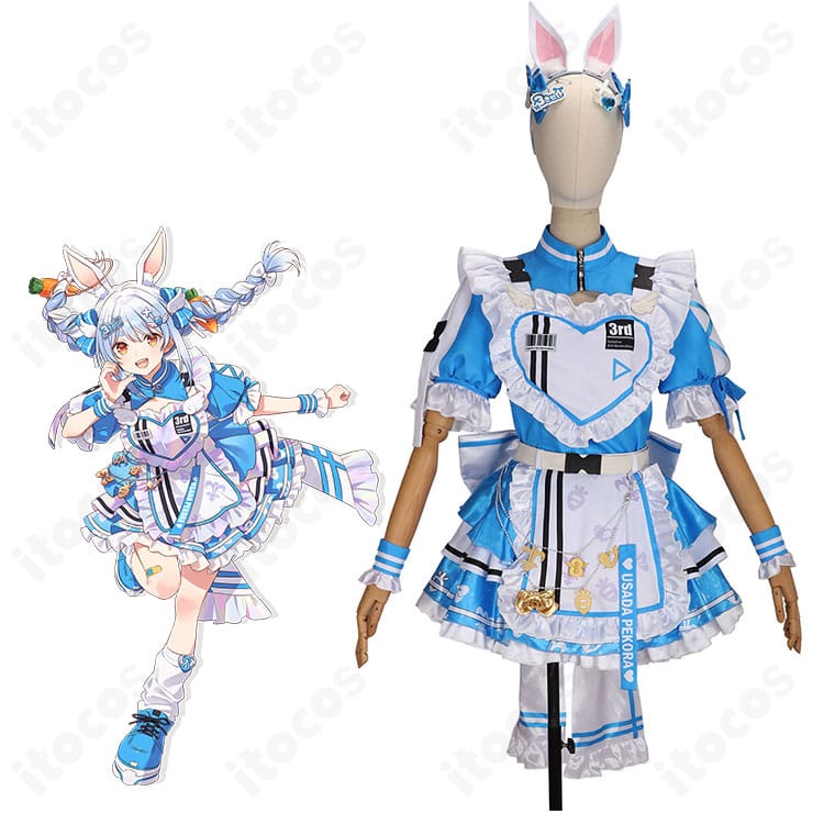 兎田ぺこらの3期生ライブ衣装を全身で着用したイメージ写真。発色の良さとスカートのハリ感が伝わるカット。