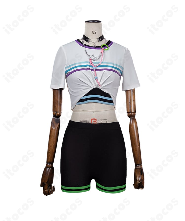 インナー（トップス）全体の装飾ディテールと胸元意匠