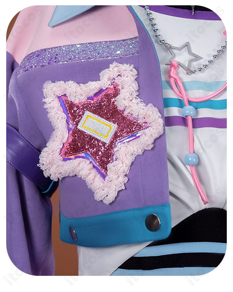 ジャケットの五角星モチーフ装飾ディテール（近接）