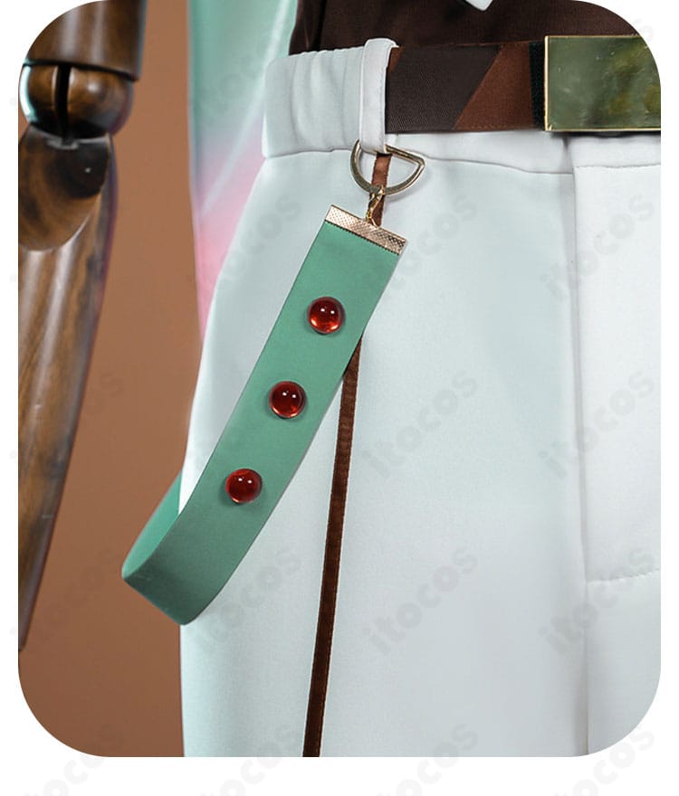 腰飾りの装飾ディテール（モチーフと留め具の位置）