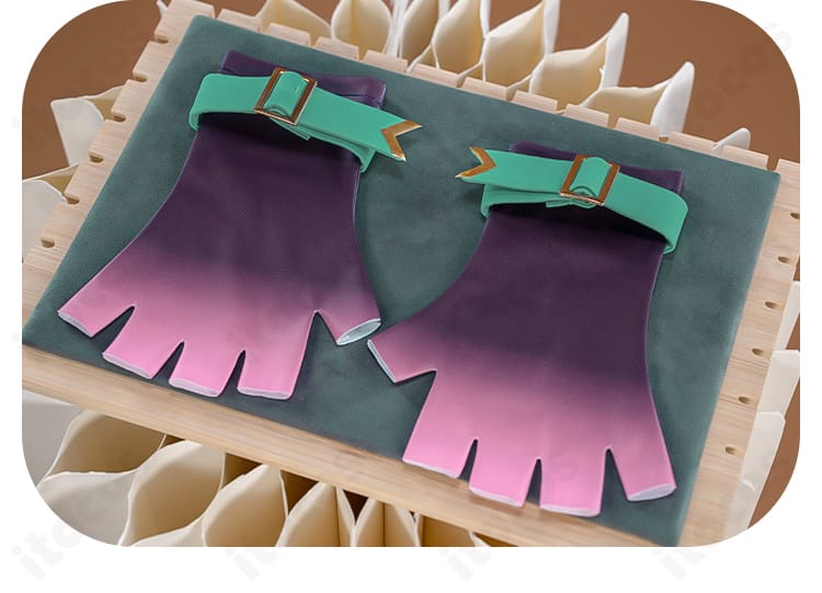 付属の手袋ディテール（フィット感と素材感）