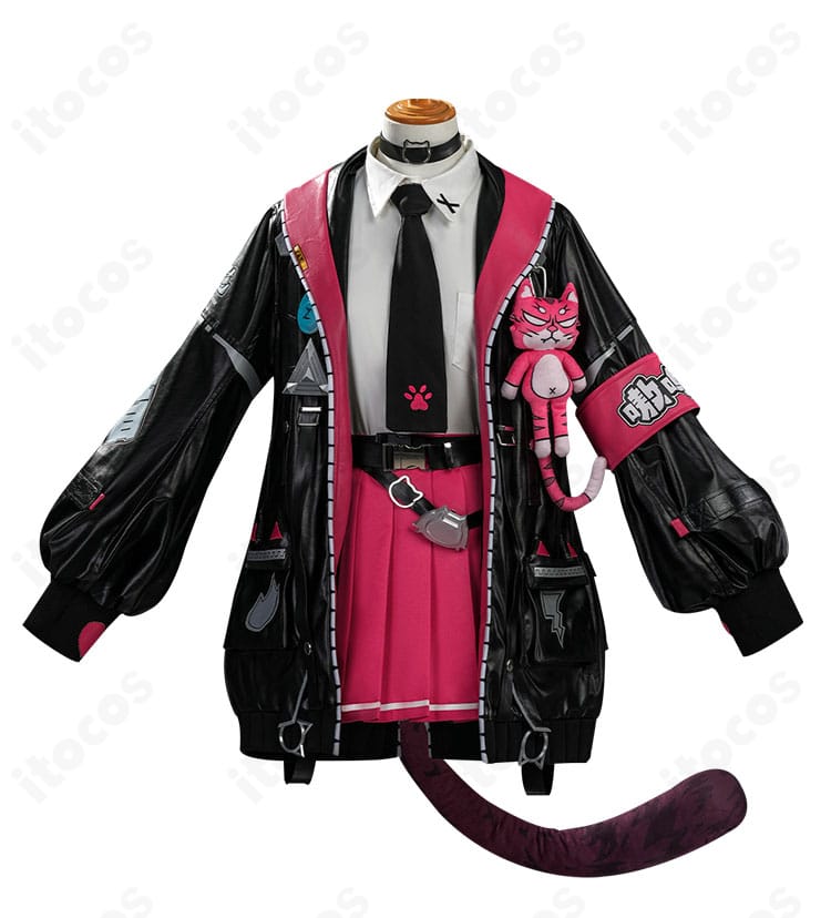 ナナリ・コリンス衣装のコート・シャツ・スカートを着装した正面全体像