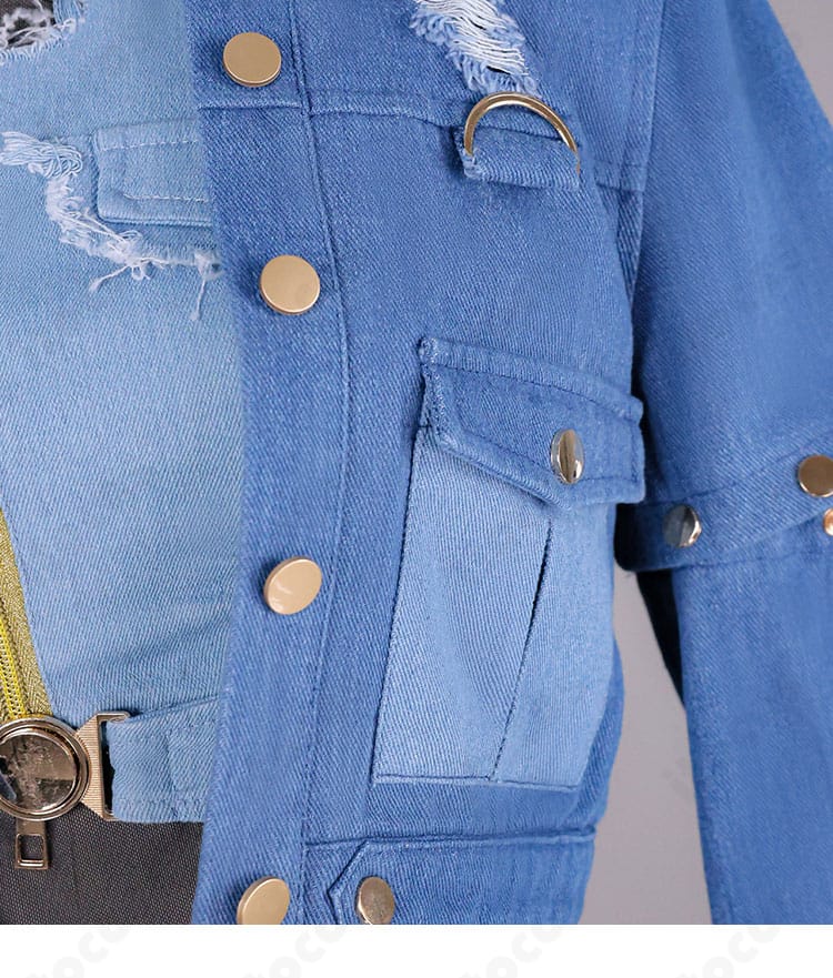 フロントの前立て・ボタン意匠と縫製ディテール