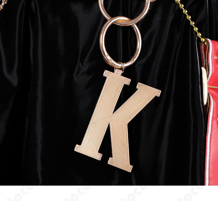 音乃瀬奏 Flashpoint K字モチーフアクセサリーのディテール