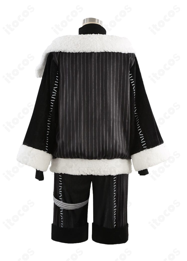 リリア・ヴァンルージュ ナイトメアークーリエ衣装の背面デザインとコートのライン