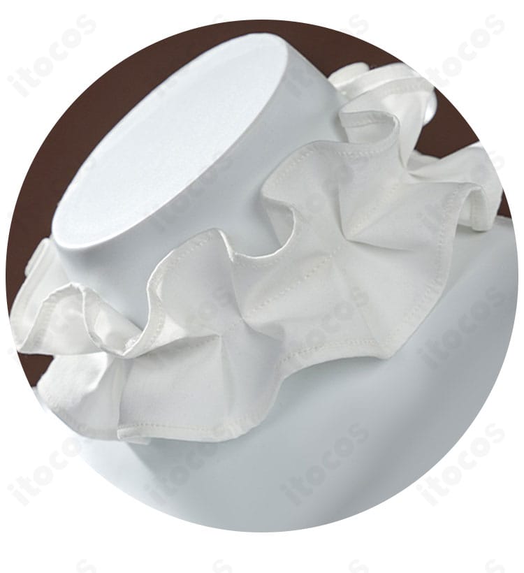 首飾り（チョーカー）の質感と留め具ディテールのクローズアップ