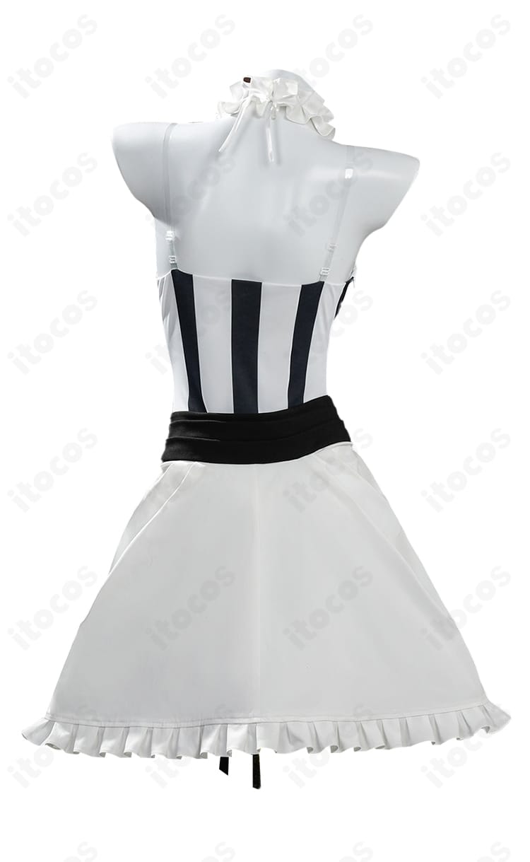 フランチェスカ衣装の背面全体像（ガーターベルトと透明ストラップの配置）