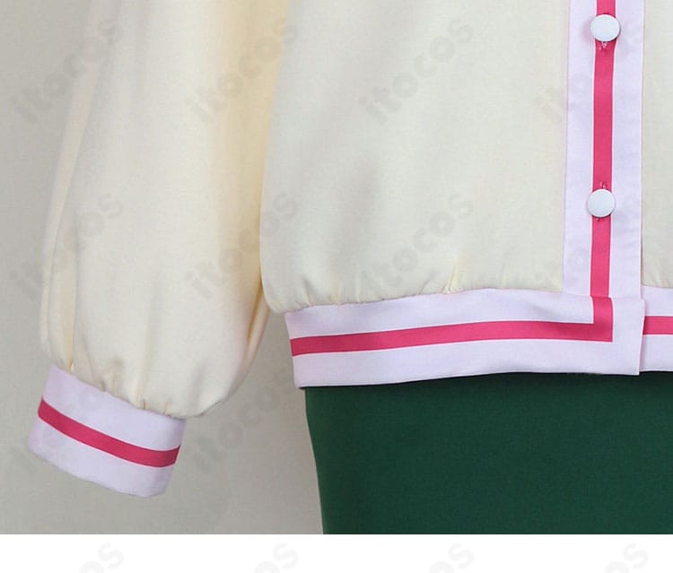 袖口の装飾ディテール。カフスの縫製とボタンの質感を示すクローズアップ