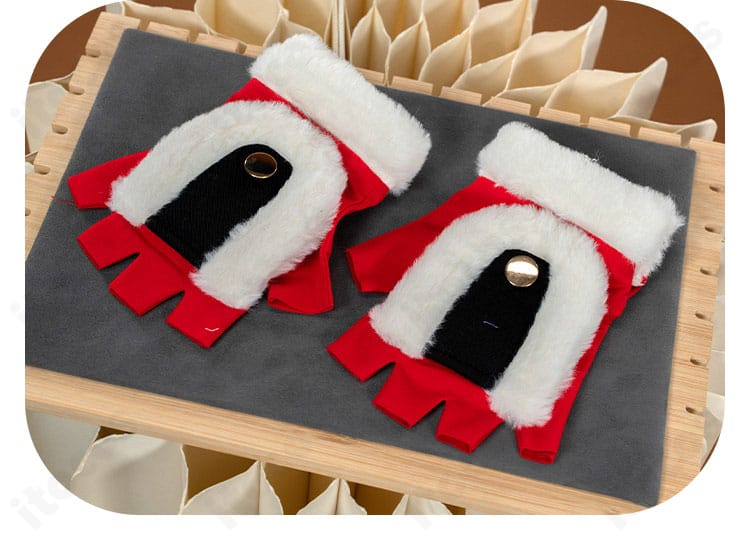 手袋の装飾ディテール。配色切替とフィット感