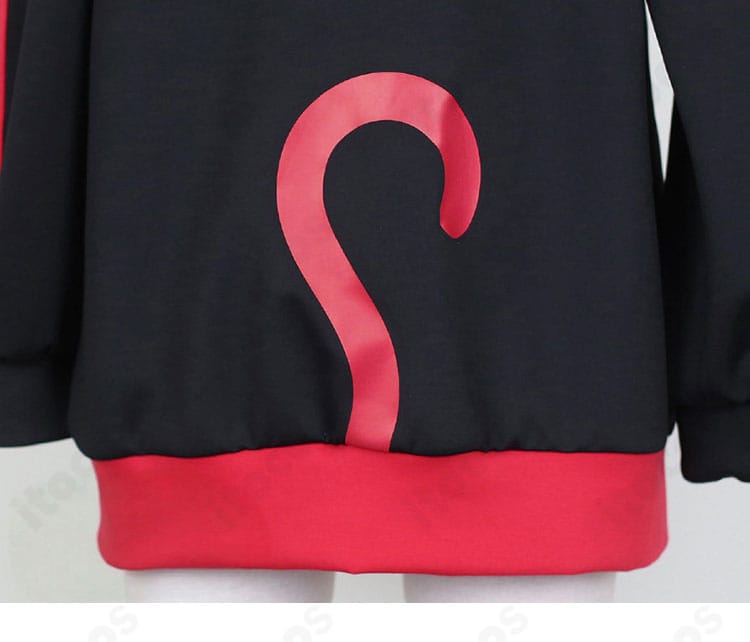 背面裾ディテール：裾のラインと落ち感の見え方