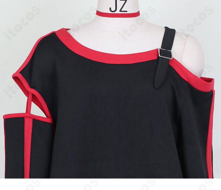 ネック周りの装飾ディテール：パーカーの襟元とチョーカーの質感