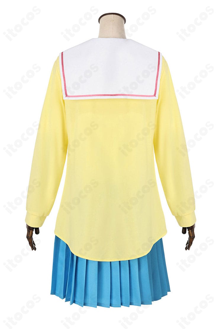 学園制服コスプレ衣装の背面。コートの背面裁ちと裾の落ち感、ファスナー位置の仕上がりを確認