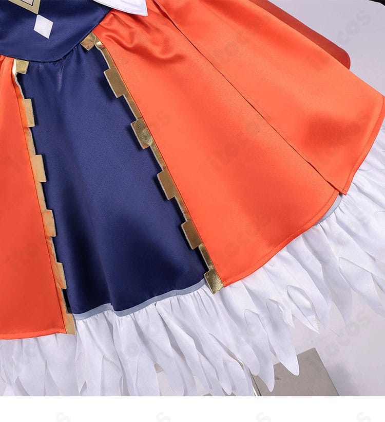 アルヴィト衣装のスカート裾ディテール。フレアの分量とトリム装飾の配置