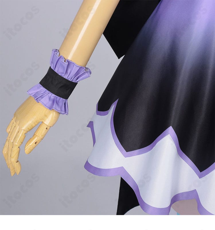 手首飾りの形状と配色、留め具のアップ