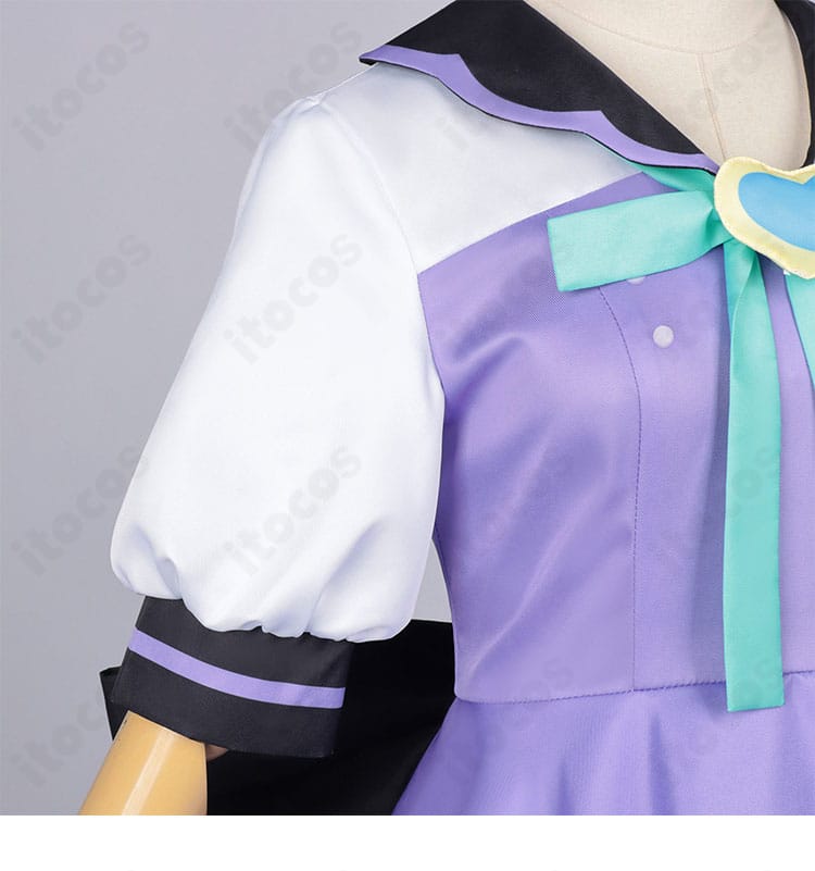 肩から袖口にかけての装飾ラインとカフスディテール