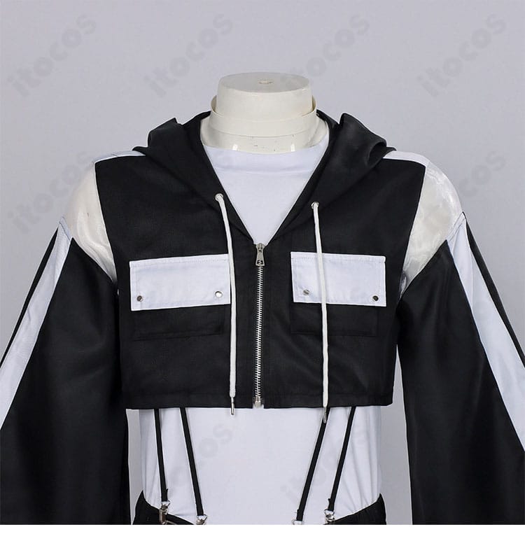 ジャケットの襟元とチョーカー装飾のアップ。質感と配置が分かる画像