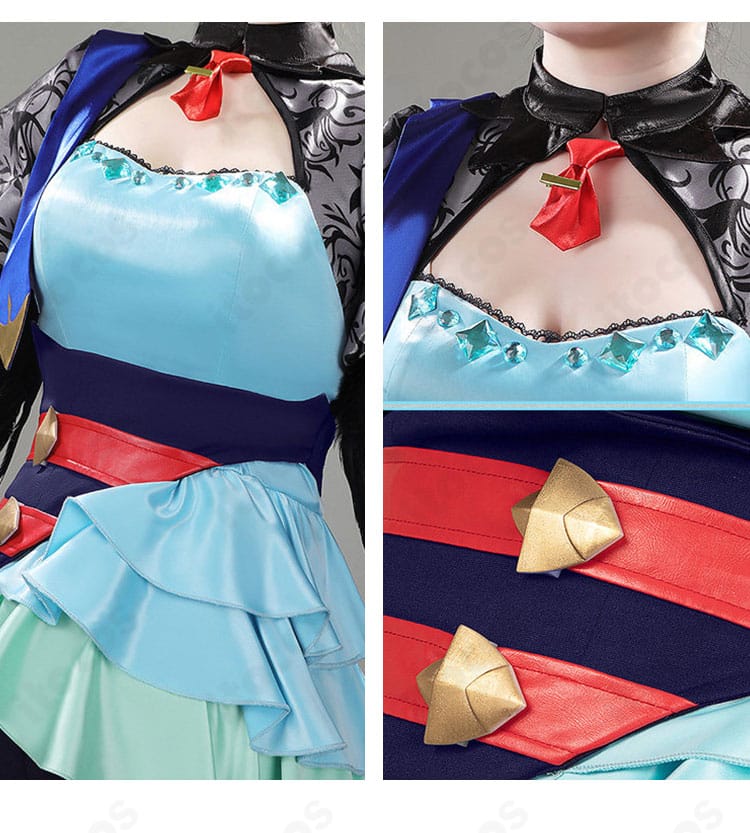 勝負服の襟元とスカーフ装飾ディテール。縁取りと留め具の質感が分かる接写