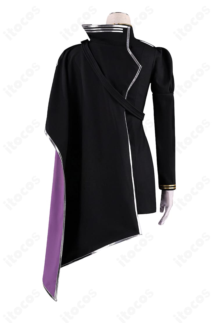 リリーバイス 制服の背面デザインとマントの留め位置