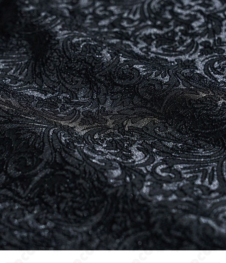 コート装飾や生地の模様・縁取りデザインの質感ディテール