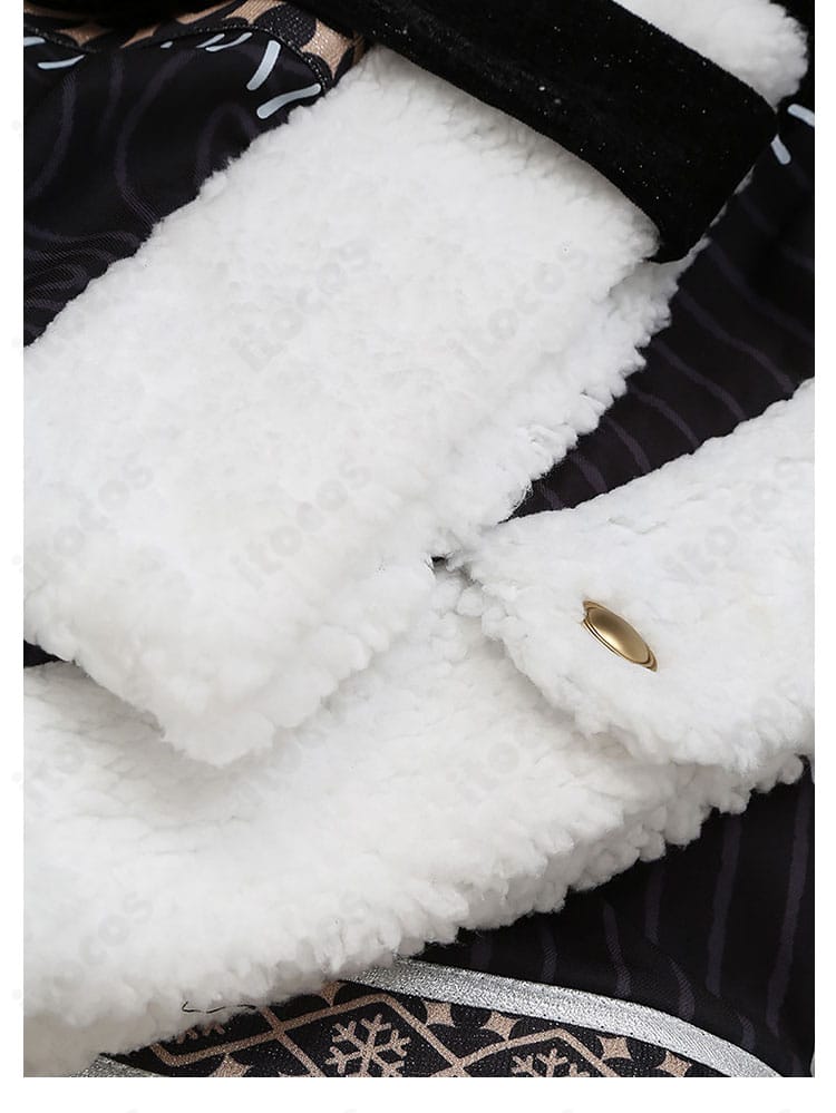 袖口のカフデザインと装飾トリムの接写