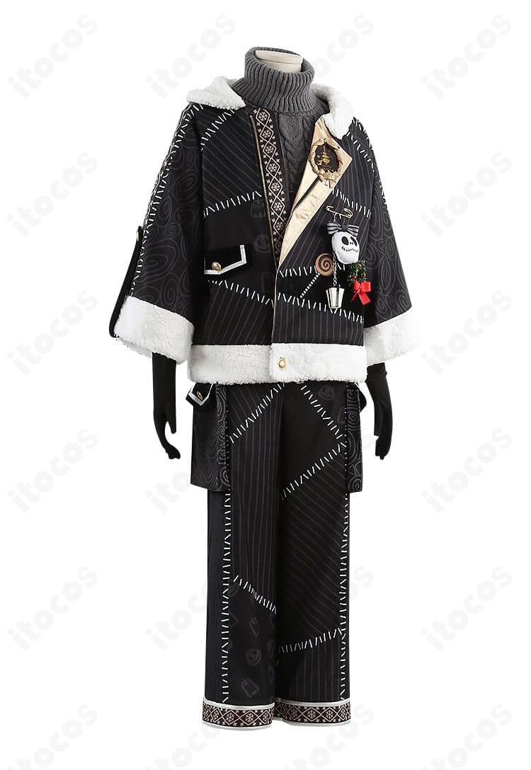 右側から見たコート裾とサイド装飾のディテール