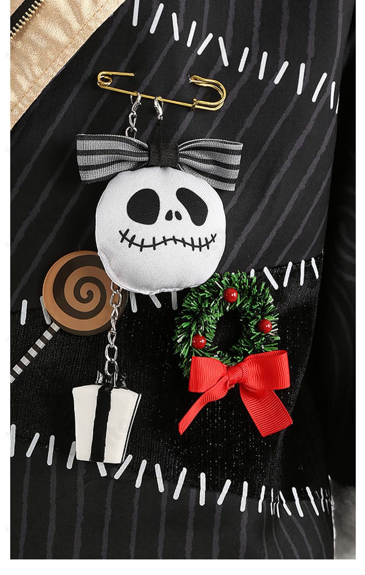 胸前に下がるチェーン装飾のディテールアップ