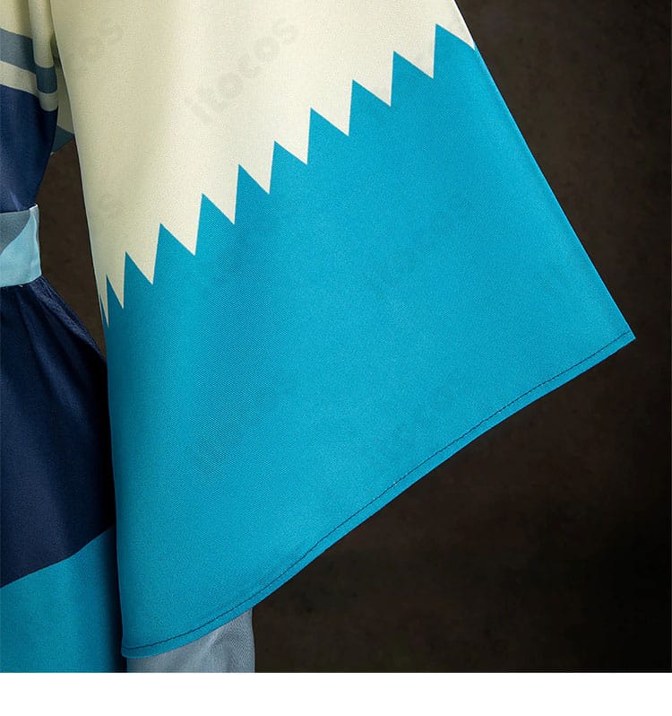 袖口・アームカバーの装飾ディテール近接