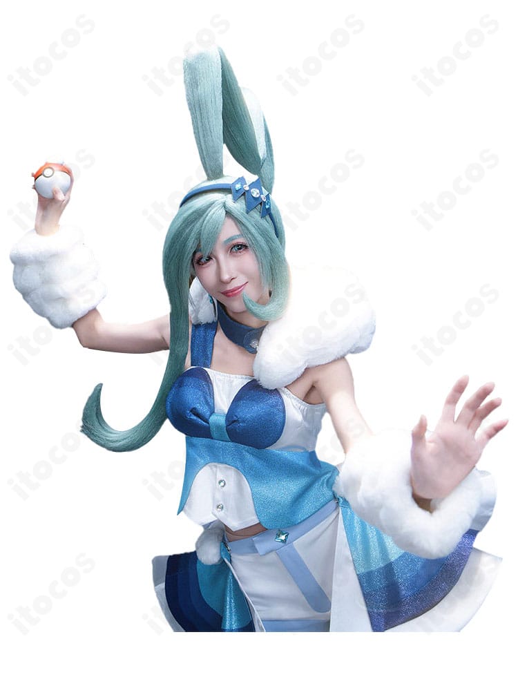 ルチア衣装の襟元リボンとネックラインのアップ