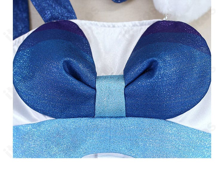 上衣の前合わせ装飾と縁取りの仕上げディテール