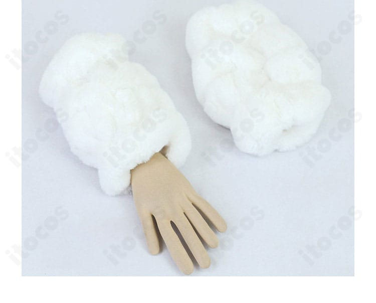 足首飾りの装飾とストラップ固定のディテール