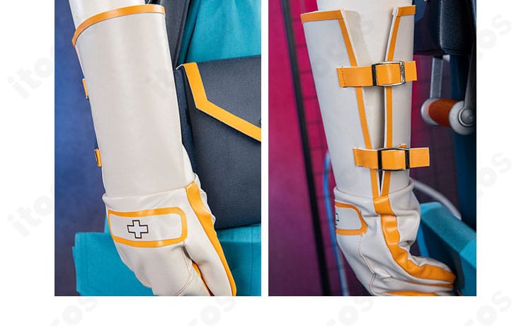 レッグポーチと手袋のアップ。装着位置と素材感の比較