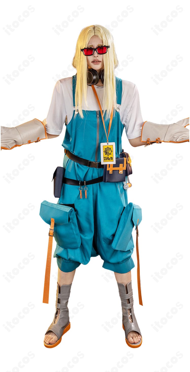 モデル着用の正面全身。オーバーオールと名札・首飾り・ベルトの再現を示す