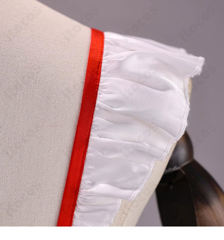 ショルダー装飾の配置と立体感のクローズアップ