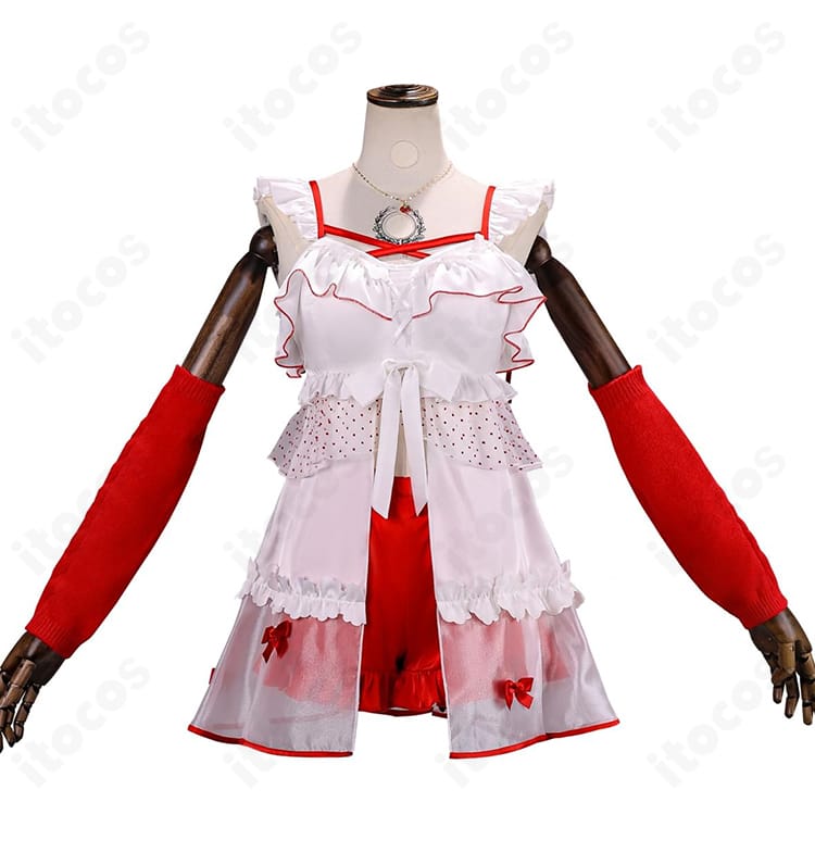 スカート正面の裾ラインとチェック柄ディテールのクローズアップ