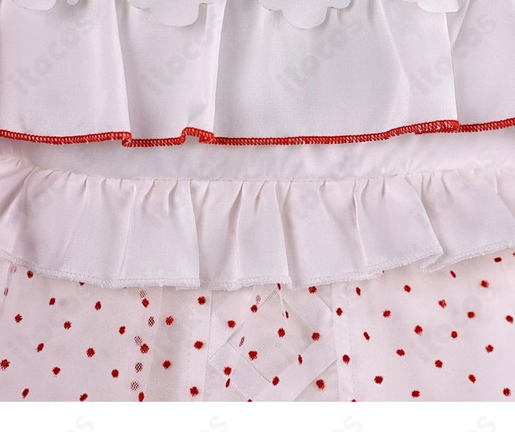 フリル装飾の重なりとレースの質感ディテール