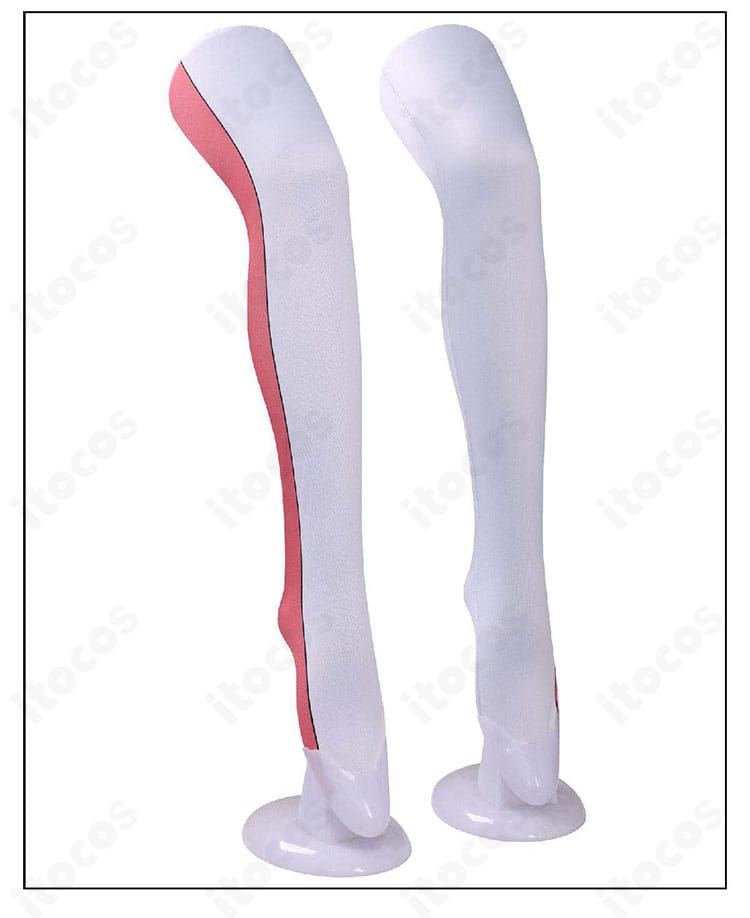 ソックスのデザインと脚元バランスのディテール