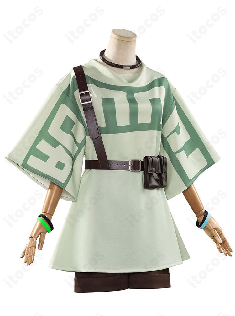 ガチアクタ レムリン コスプレ衣装の側面。レッグカバーとウエストポーチの配置が見える角度