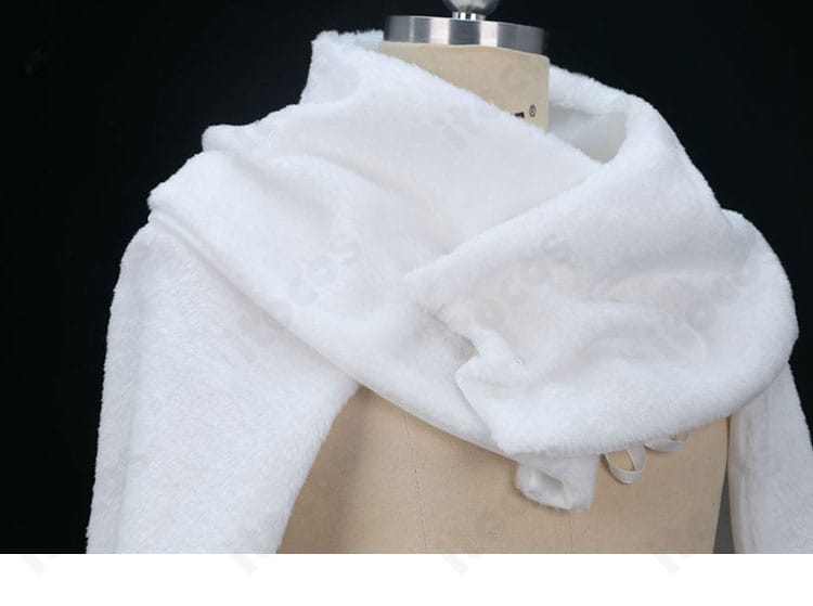 スヌードと襟元装飾の近接ディテール(質感と縫製)