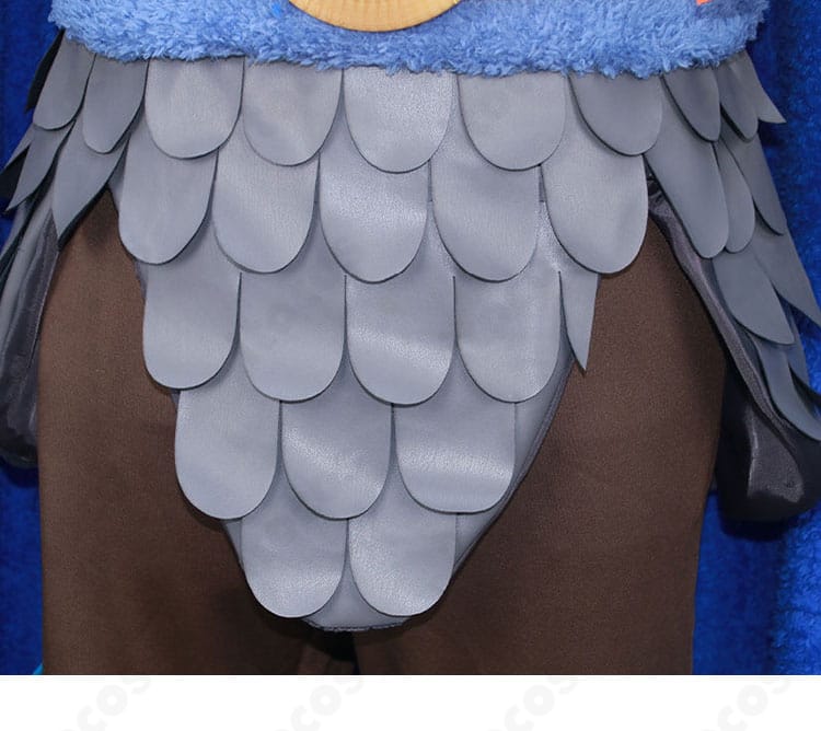 トップス裾（衣裳の衣摆）装飾ディテールの近接