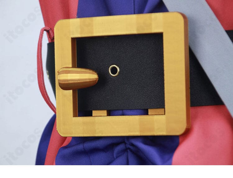 腰飾りとベルト周りの構成と質感ディテール